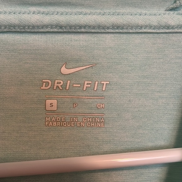 Nike Pullover - Picture 3 of 4